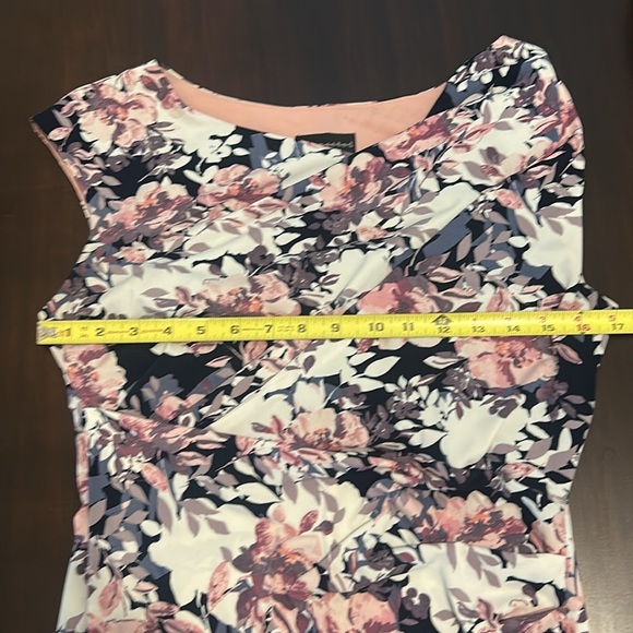 Connected Apparel Floral Faux Wrap Midi Dress Ruched Side Sleeveless Size 8 - Picture 14 of 16